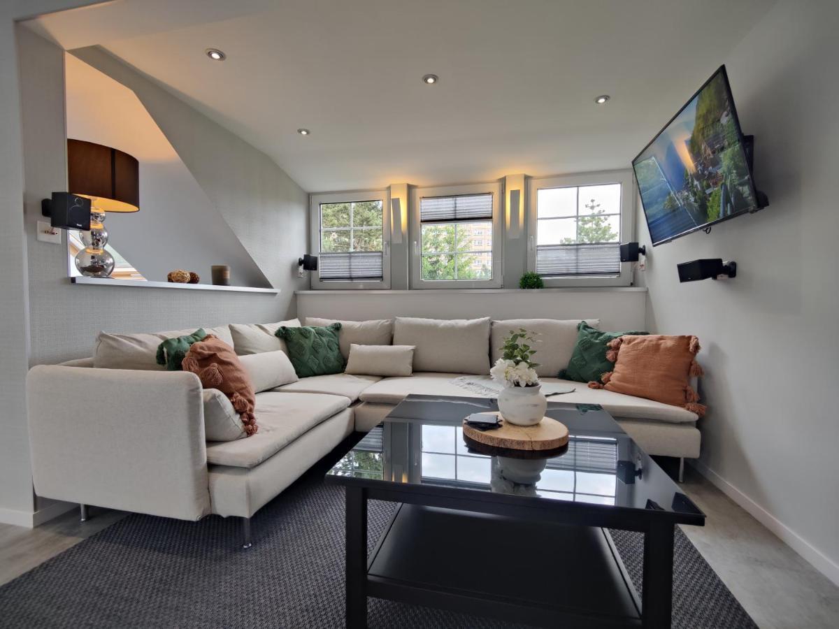 Ferienhaus Villa Adelsberg Mit Dachterrasse In Zentraler Lage Fuer Bis Zu 10 Personen 开姆尼茨 外观 照片